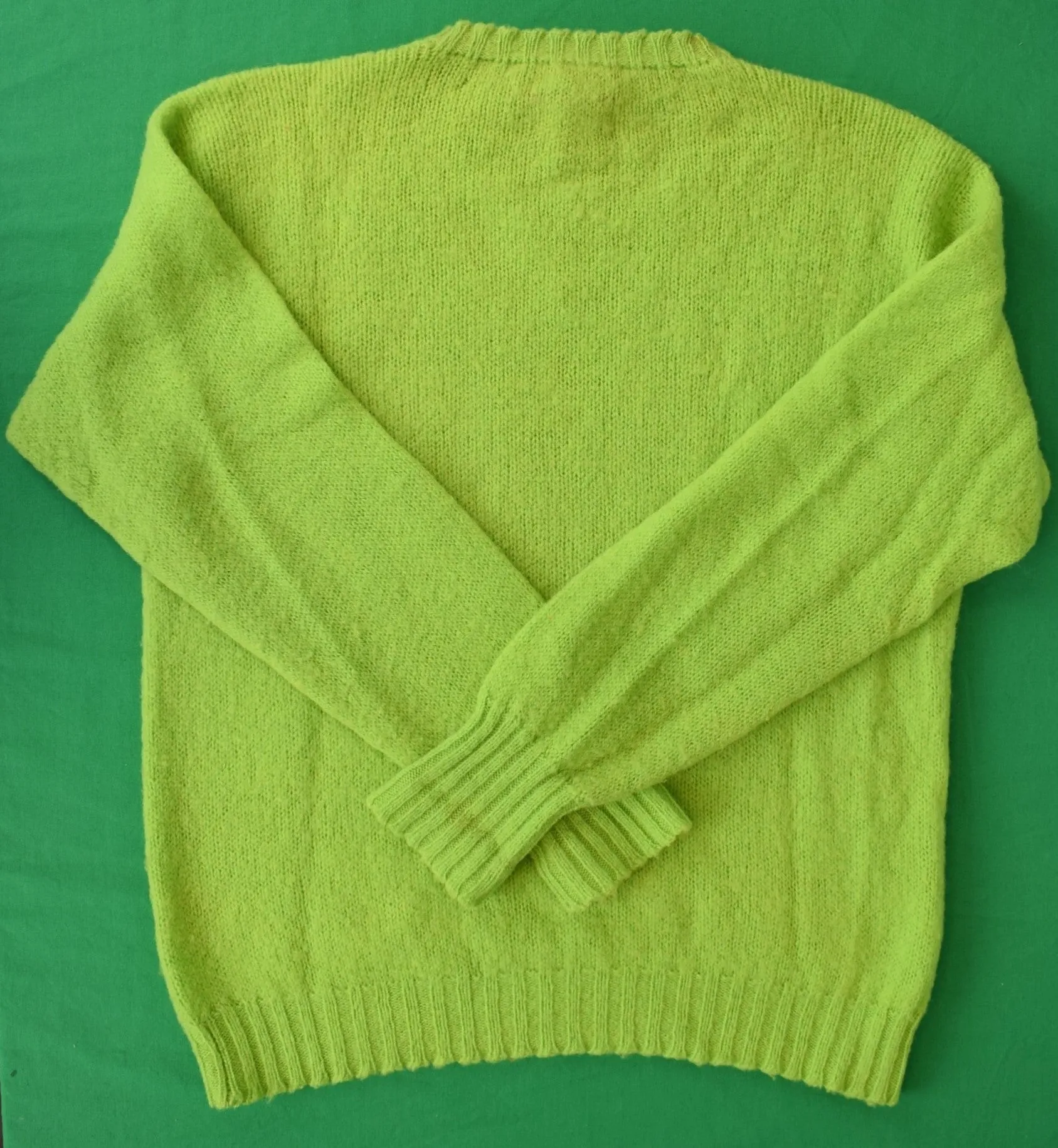 "Drumohr x Mill Pond House Chartreuse Shaggy Dog Shetland Crewneck Sweater Made In Scotland" Sz L (SOLD)