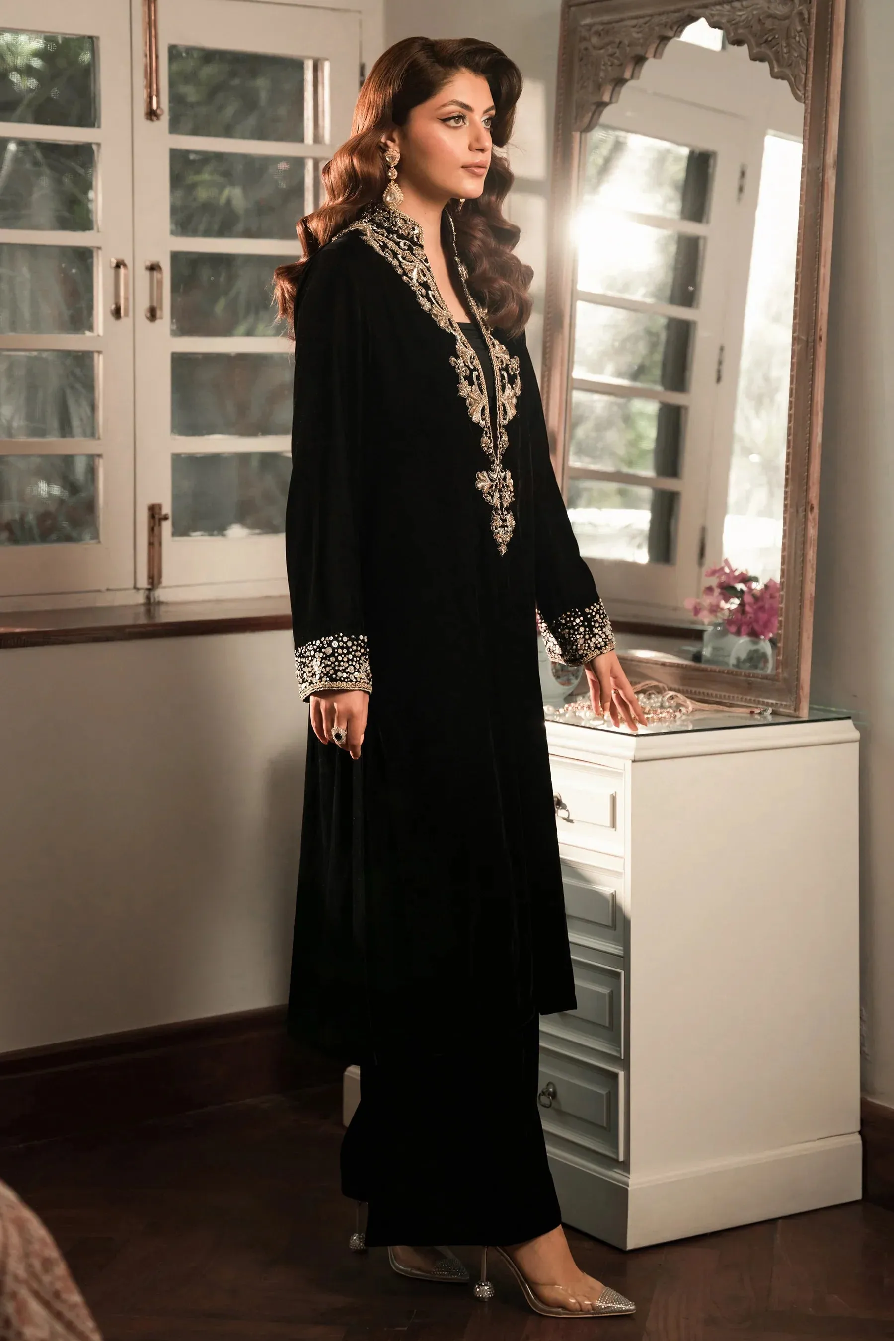 The Proposal 23 - Timeless Black Velvet (D-03)