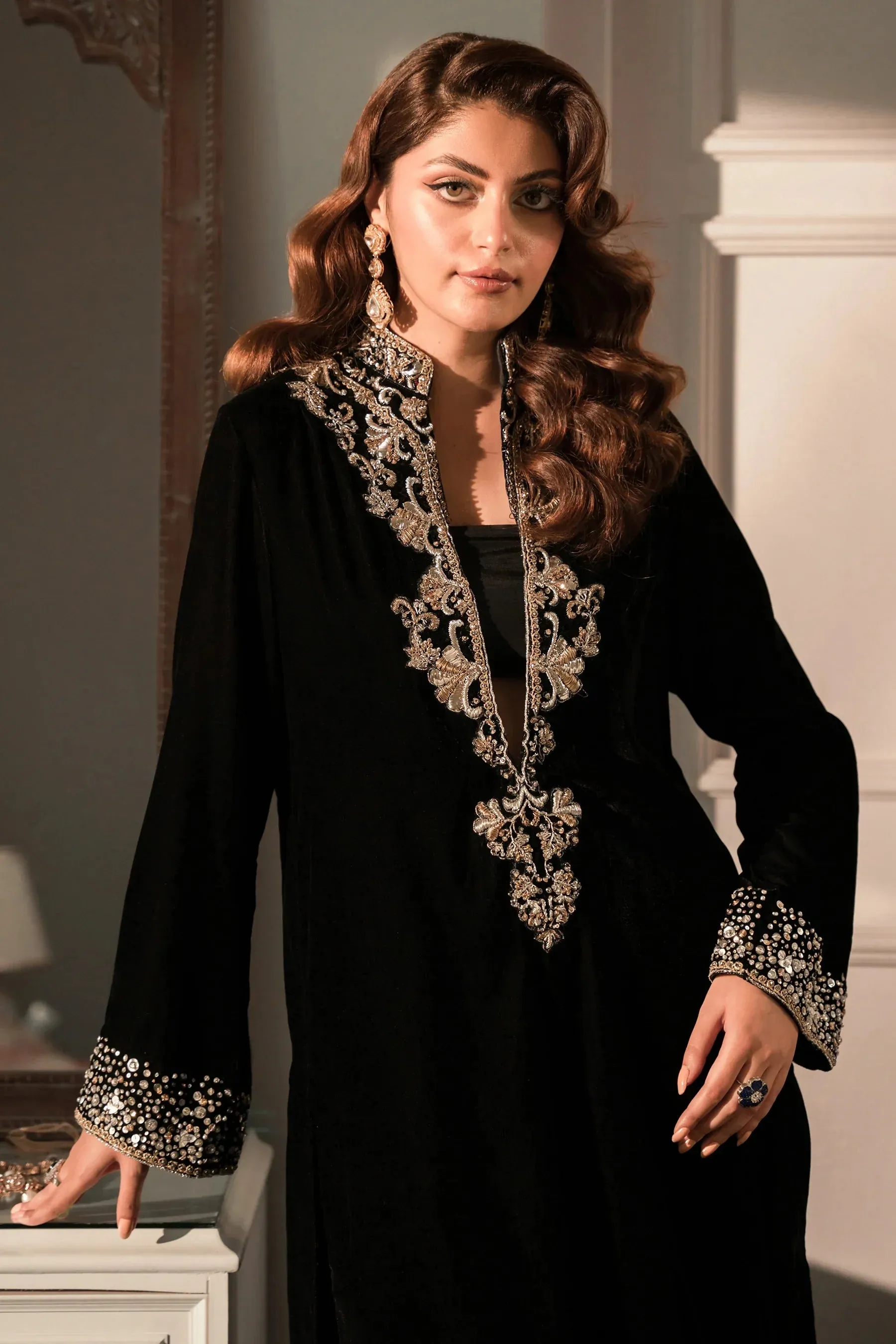 The Proposal 23 - Timeless Black Velvet (D-03)